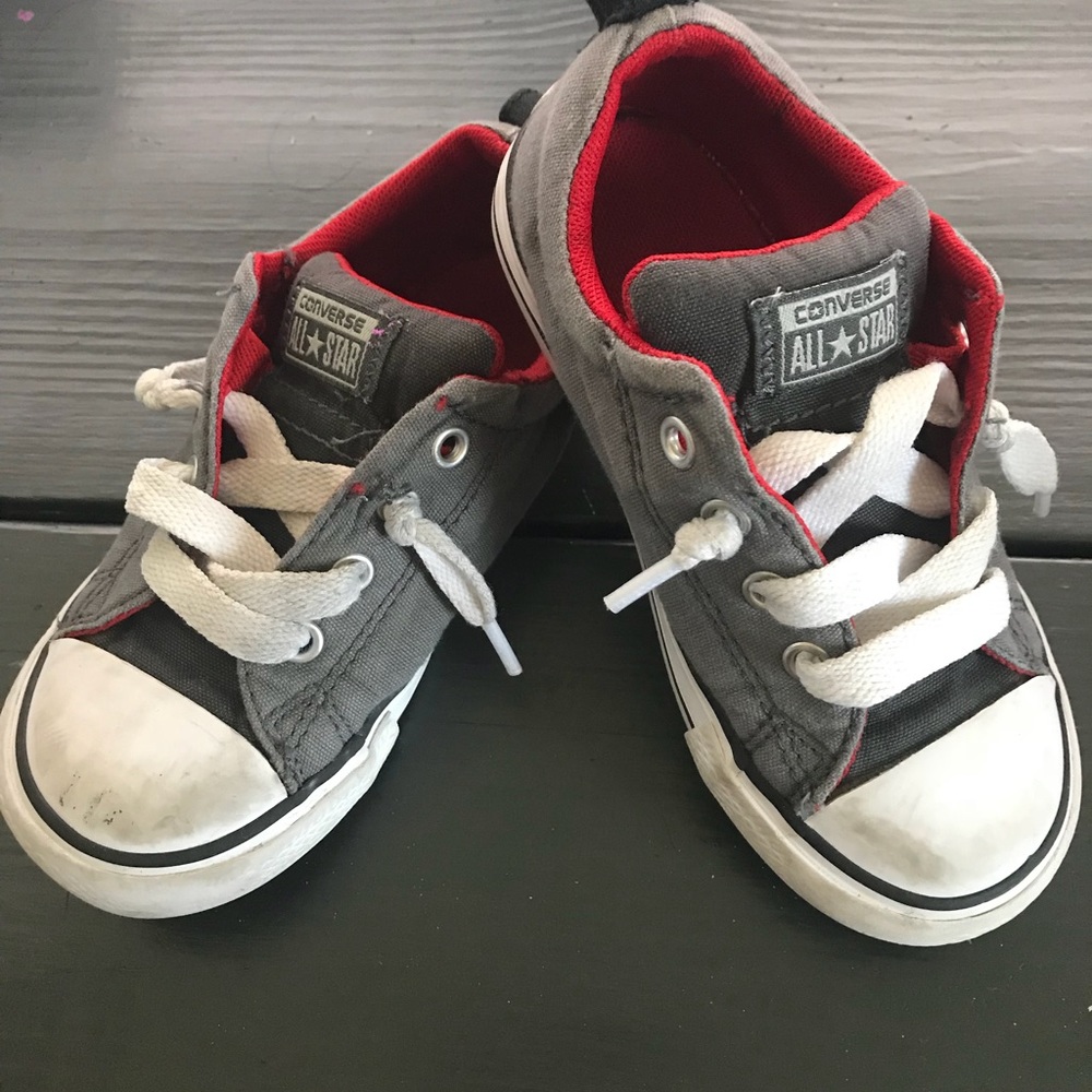 No lace Chuck Taylors